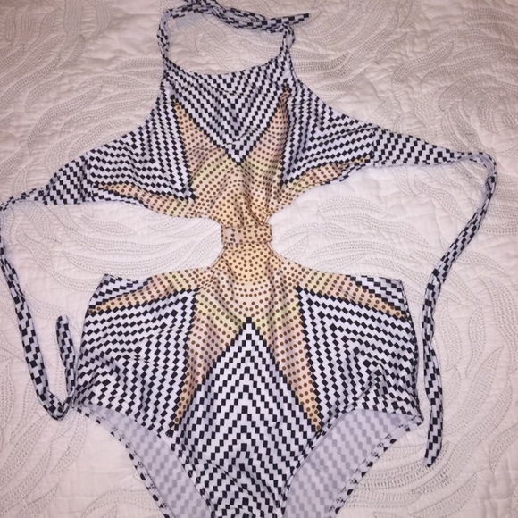 One-piece cutout bathing suit