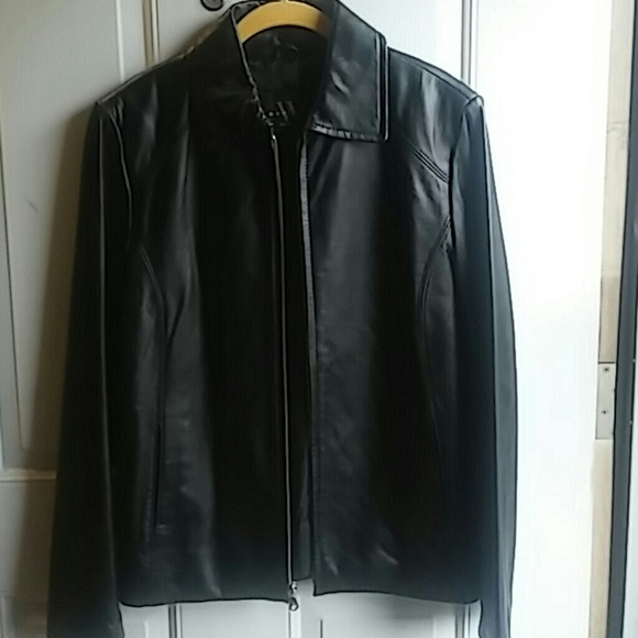 NWOT. Women's Genuine Leather Jacket.  Final Pricing. - Picture 2 of 4