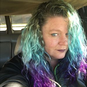 Meet your Posher, Sharon