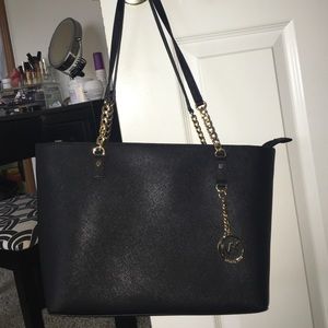 AUTHENTIC Michael Kors purse