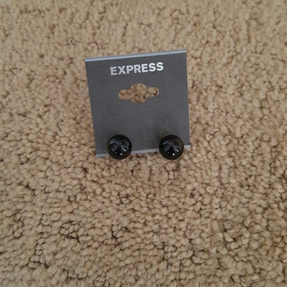 Oversized pearl like black studs