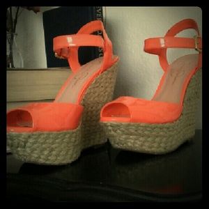 Jessica Simpson wedges