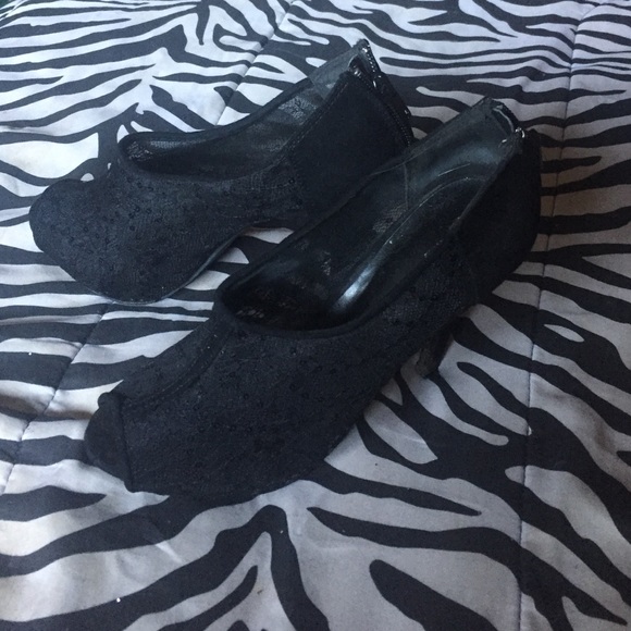 Lace height heals