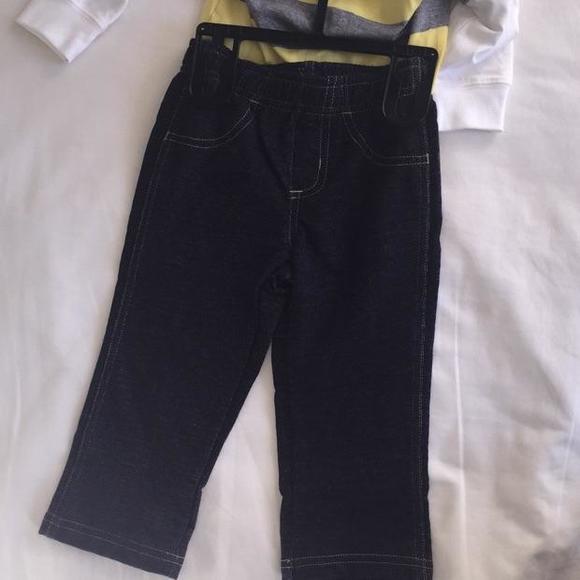 2-piece Carter's set.