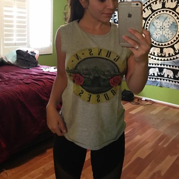 Cotton on GUNS 'N' Roses graphic muscle tee