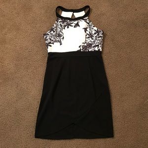Black & White Halter Bodycon Dress 💃🏽