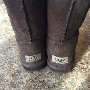 DO NOT BUY- TRADING- UGG Australia Classic  short