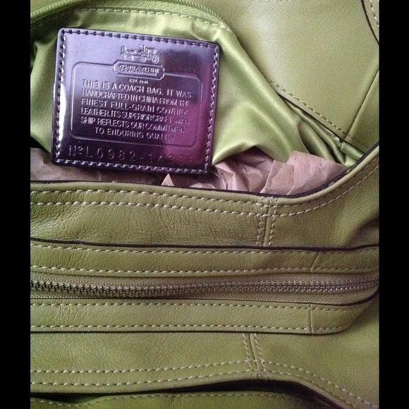 COACH MADISON MAGGIE GREEN LEATHER HOBO - Picture 4 of 4