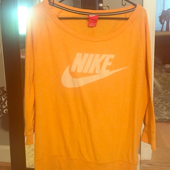 3/4 length Nike workout shirt