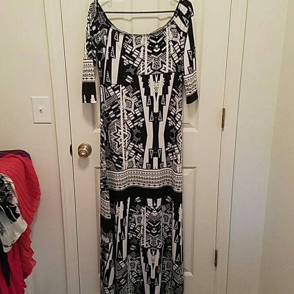Patterned black and white dress - Picture 1 of 1