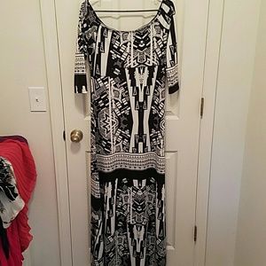 Patterned black and white dress