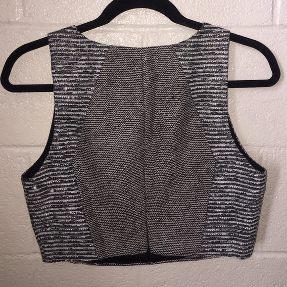 Elegant crop top - Picture 2 of 4