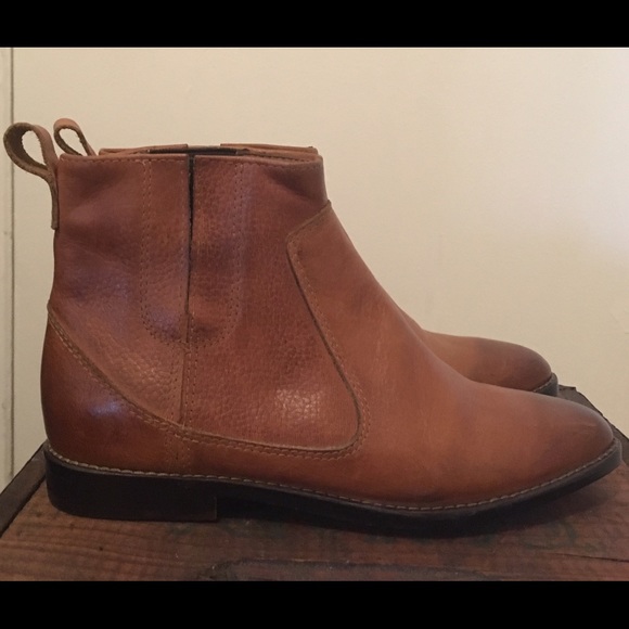 ADRIANA BOHLING Chelsea Boots/ NEW - Picture 2 of 4