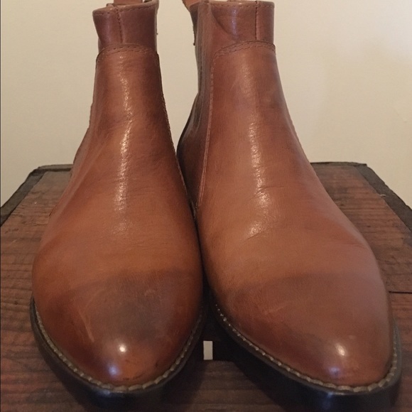 ADRIANA BOHLING Chelsea Boots/ NEW - Picture 3 of 4