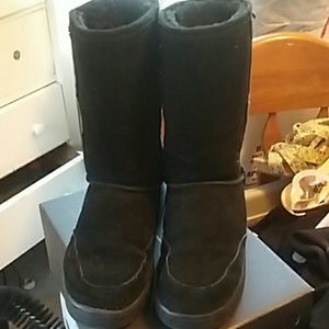 Black Bearpaw boots