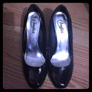 BLACK SHINY PUMPS