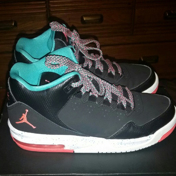 Jordans sz 6.5 in youth = sz 8 in women