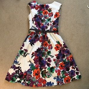 Nine & Co. floral dress with pockets