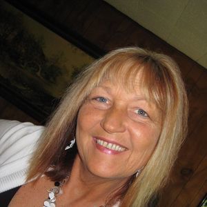 Meet your Posher, Debra