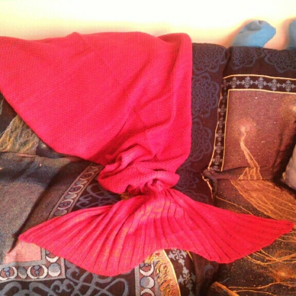 Red Mermaid Tail Blanket Soft Plush Knitted Xmas