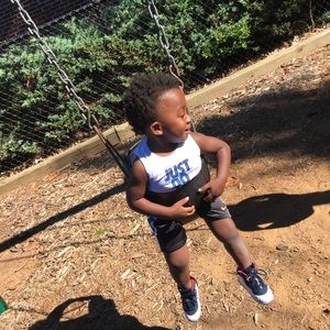 Meet your Posher, Amos