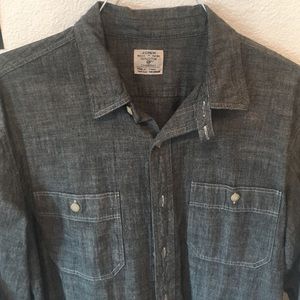 Gray long sleeved chambray
