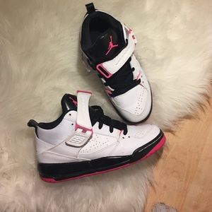 Women's Jordans size 5.5Y/women's 7