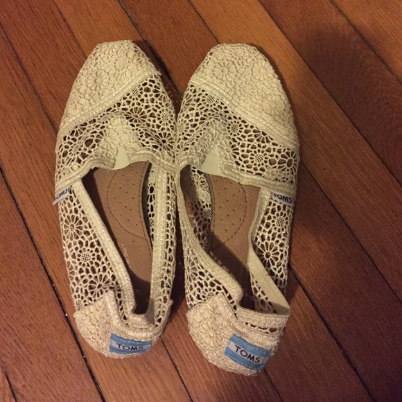 Crochet TOMS size 8.5