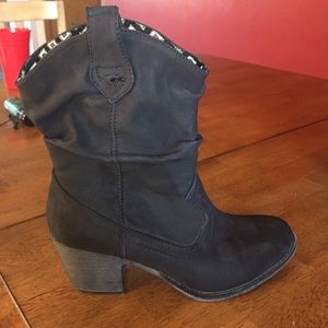 Rocket Dog Black Booties
