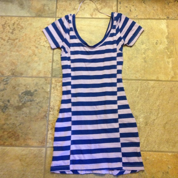 Like new Volcom tunic/dress with big pockets - Picture 2 of 3
