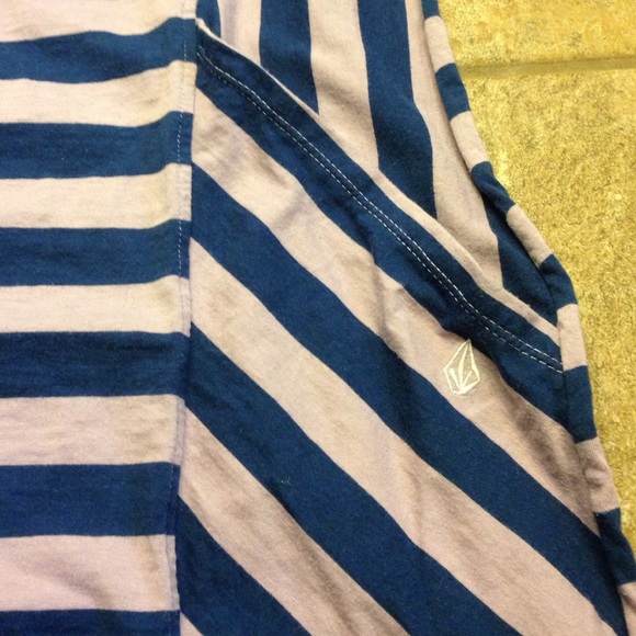 Like new Volcom tunic/dress with big pockets - Picture 3 of 3