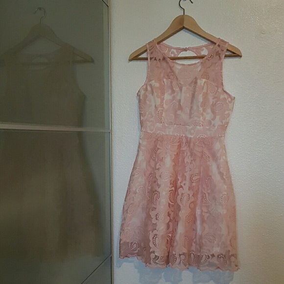 Forever 21 pink lace dress size Small