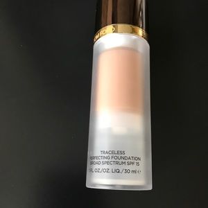 Tom Ford Traceless foundation Rosewood 6.5