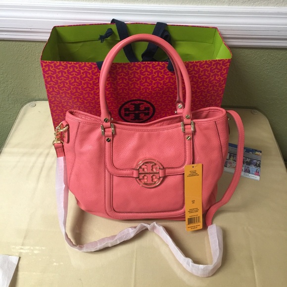 Amanda Classic Handle Hobo color strawberry .