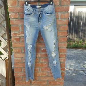 KanCan - 27 - Distressed - High Wasted - Cropped