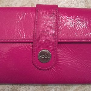 Pink Patent Hobo Wallet