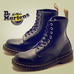 VEGAN 8 hole Doc Martens.