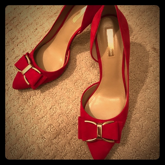 Red bcbg pumps
