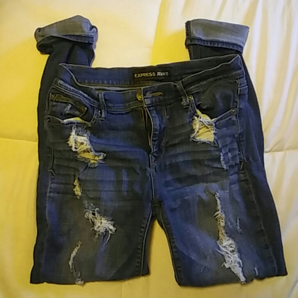 Distressed skinnies