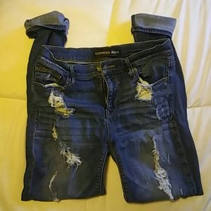 Distressed skinnies