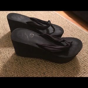 Black platform flip flops
