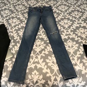 ABERCROMBIE AND FINCH RIPPED JEANS