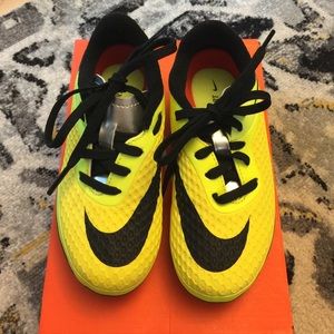 NIKE soccer cleats 10C
