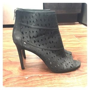 Brand new never worn heels from Vince Camuto! 😍