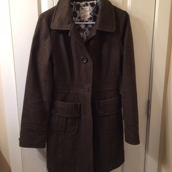 Beautiful olive green wool coat