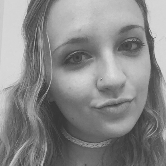 Meet your Posher, Natalie