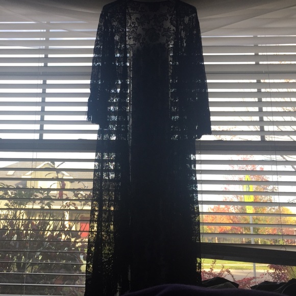Long drape kimono fully lace worn once