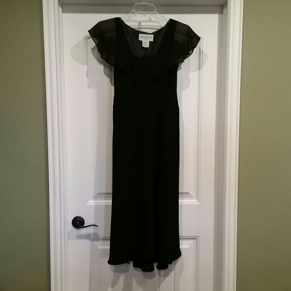 Simply Sophisticated Evan Picone LBD, Size 6 - Picture 3 of 4