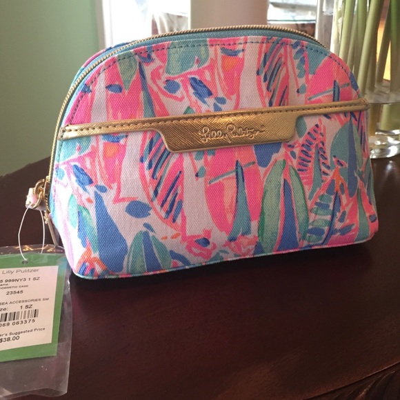 Lilly Pulitzer Handbags - SOLD. Lilly Pulitzer Shore Cosmetic Case NWT