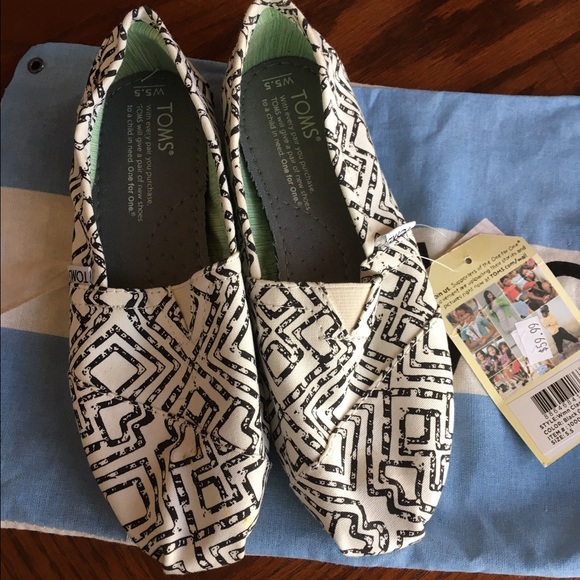 TOMS shoes